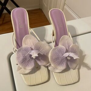Strappy Floral Embellished Women’s Sandals in Cream and Lavender